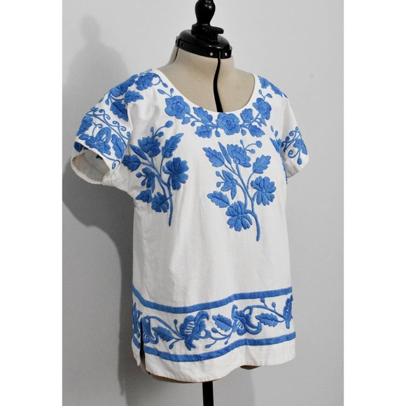 Vagabundo Sportswear by Marge Hall White Blouse with Blue Embroidered Flowers - Picture 6 of 6